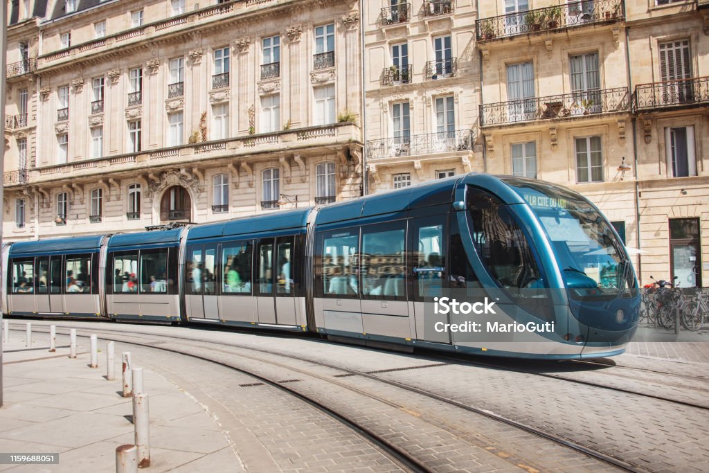 tram urbain contr&ocirc;les vibratoires de voie ferroviaire